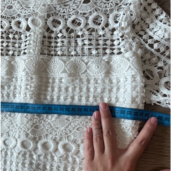 CROCHET LACE LONG SLEEVE DRESS - Picture 5 of 8